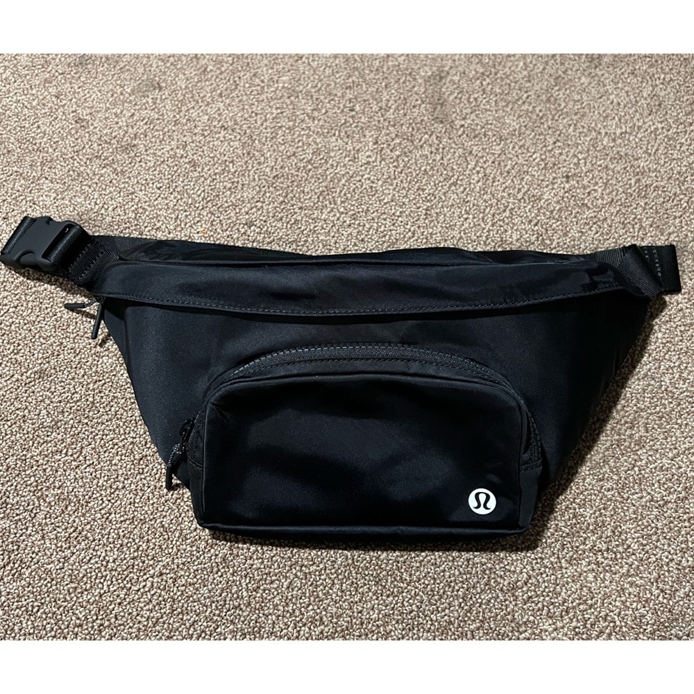 The rest is written belt bag 3L